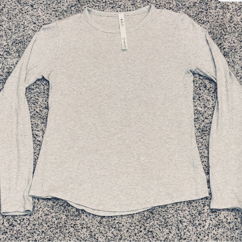 Lululemon hold tight women’s, Light Gray Long Sleeve Tee, size 12